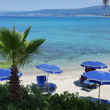 Albatros Aparthotel 3*