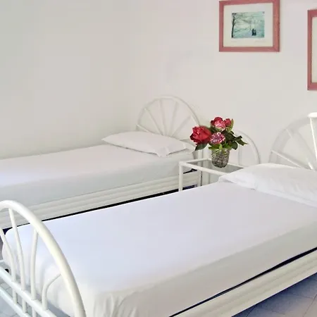 Albatros Aparthotel 3*