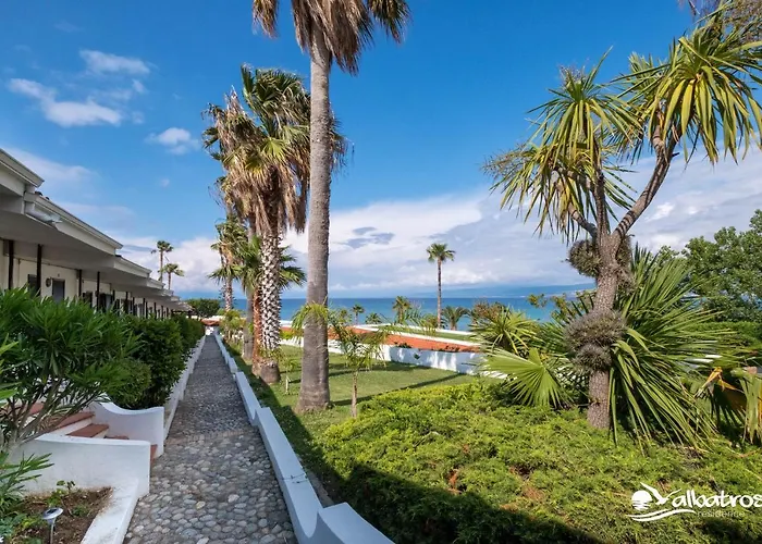 מלון דירות Albatros 3*