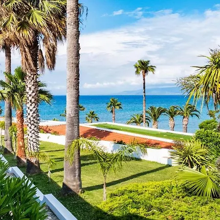 Albatros Aparthotel 3*