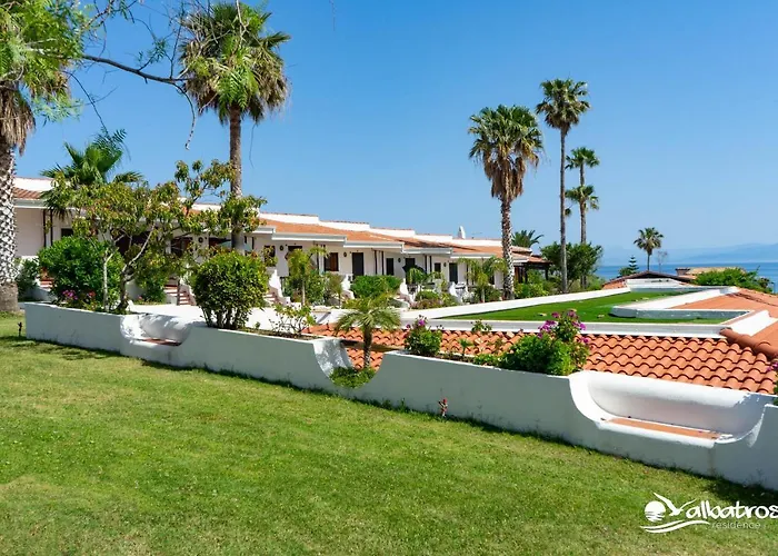 アパートホテル Albatros ブリアーティコ