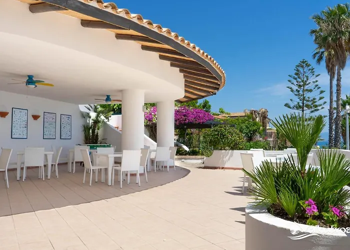 アパートホテル Albatros ブリアーティコ