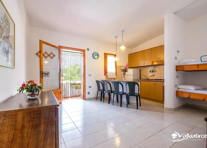 アパートホテル Albatros 3*