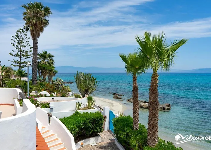 アパートホテル Albatros ブリアーティコ